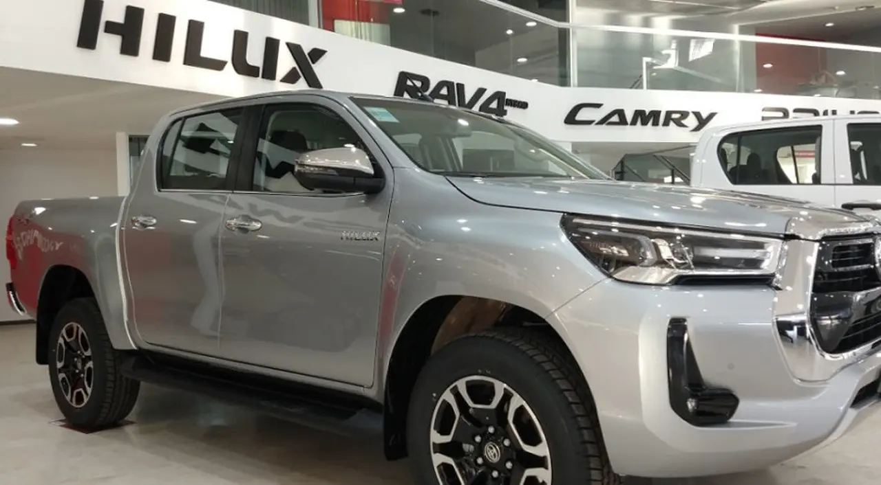 Cuánto sale mantener una camioneta Toyota Hilux por mes y cuánto cuesta cambiar los 4 neumáticos