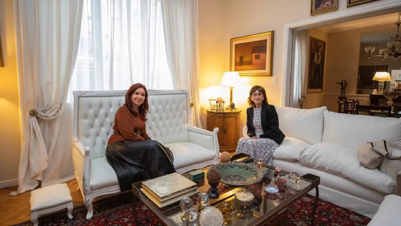 El encuentro de Cristina  con la periodista española Pilar del Río, la excusa de la vice para plantear el debate sobre la 