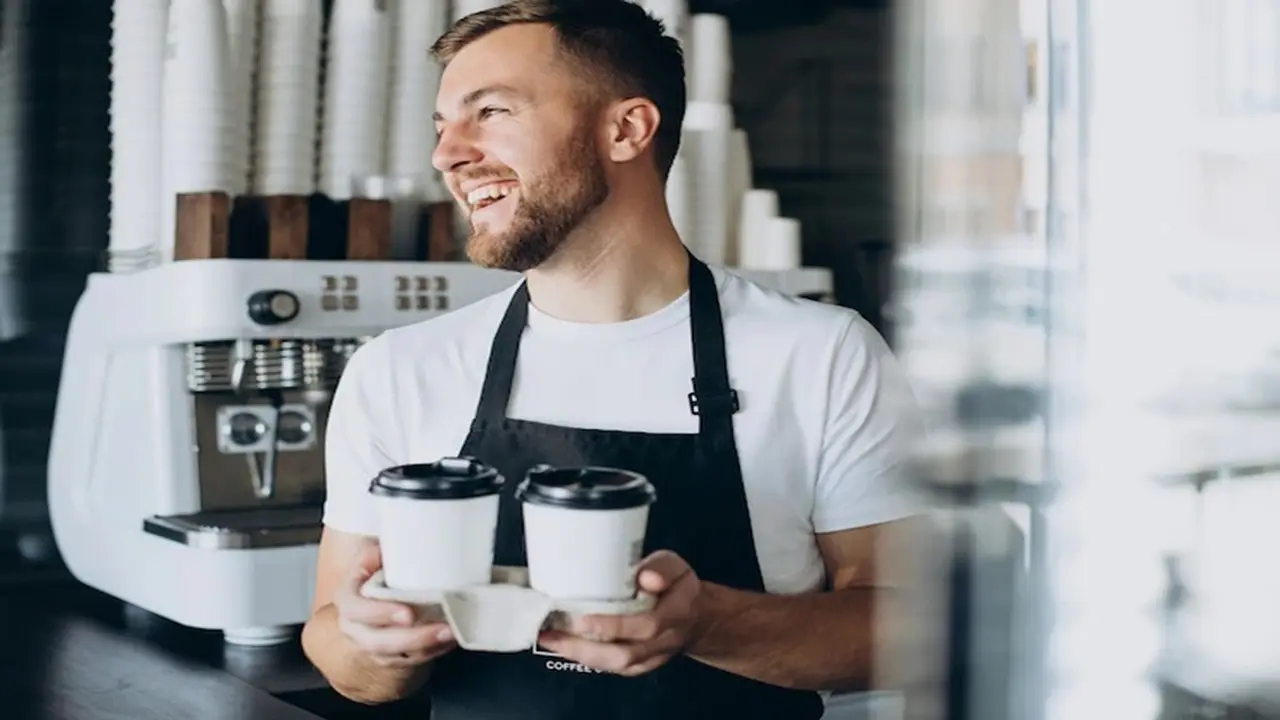 ¿Cuánto gana un barista en la Argentina? La profesión que es la puerta de entrada al mundo del café