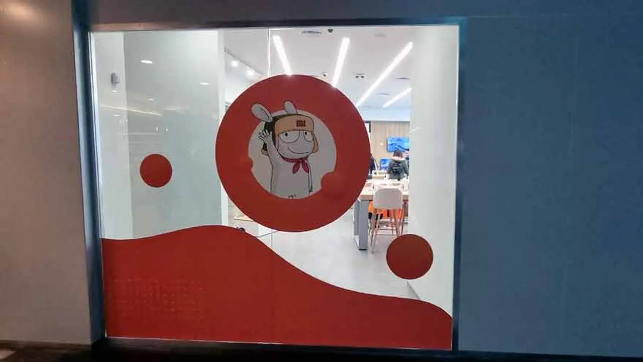 El local de Xiaomi se encuentra en una esquina interna del shopping Abasto.