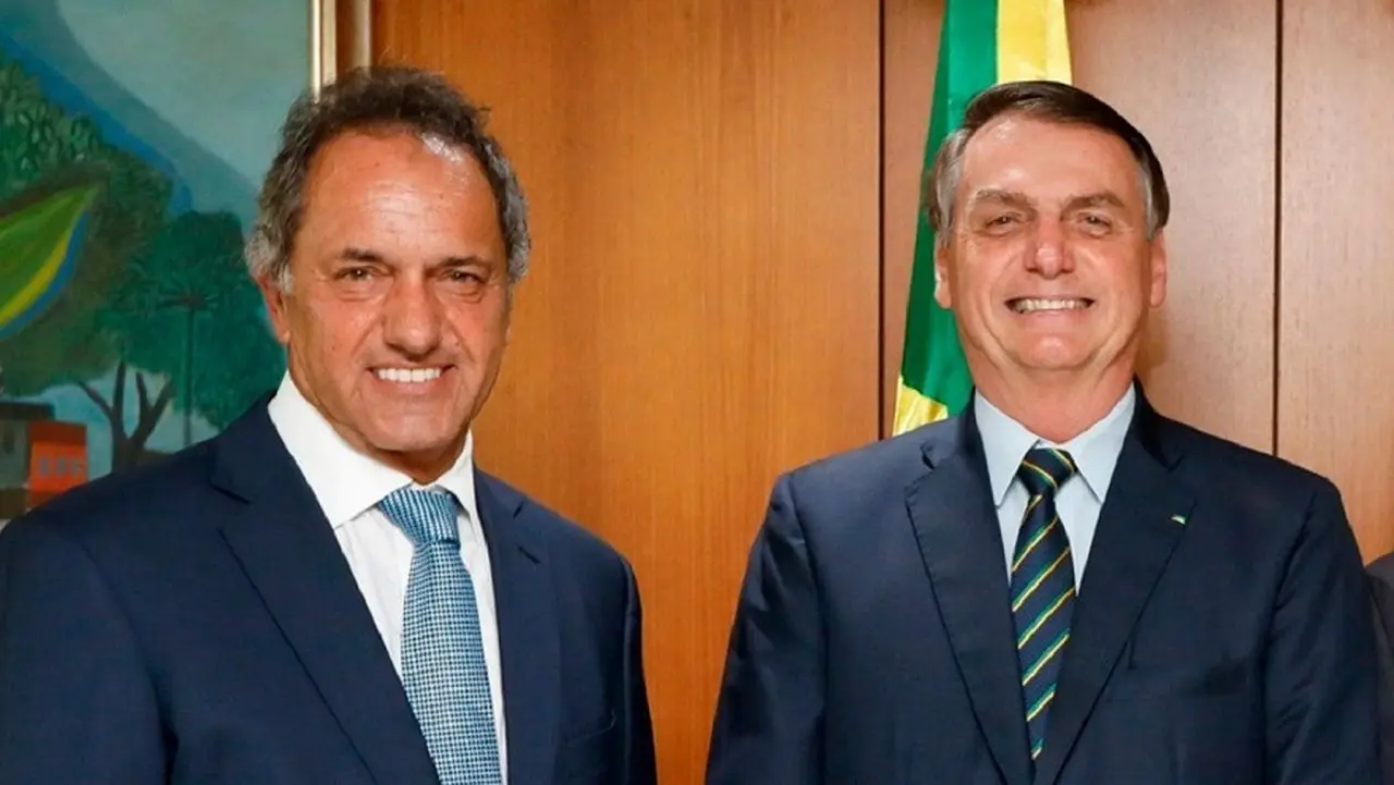 Daniel Scioli junto a Bolsonaro, presidente de Brasil.