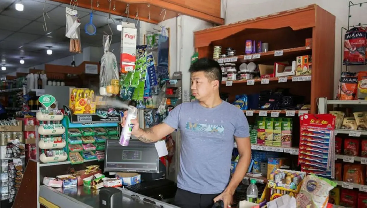 Resisten los súper chinos: a pesar de las bajas ventas, abren locales en el conurbano y buscan nuevos destinos