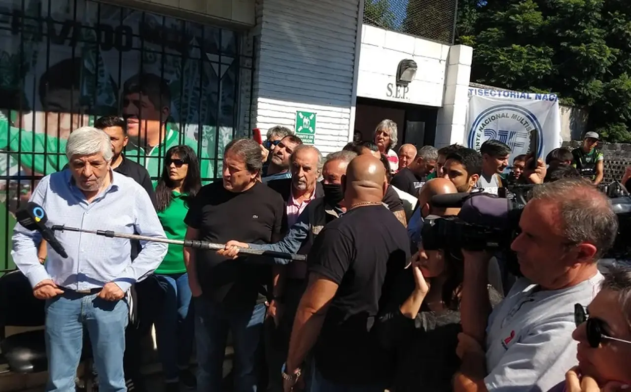 Se prohíbe a los gremios los bloquos y tomas, e impedir el derecho al trabajo de quienes no paran