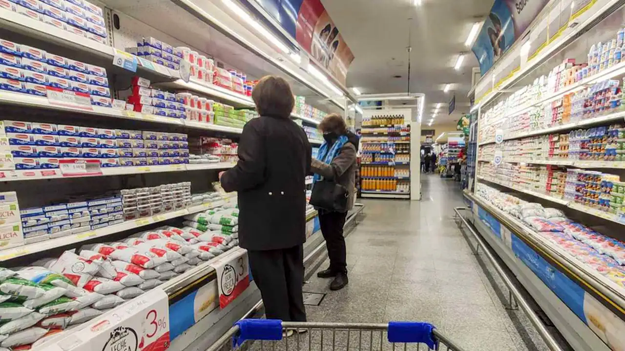 Las empresas arrancan la semana con ajustes de hasta 12% en productos de la canasta esencial