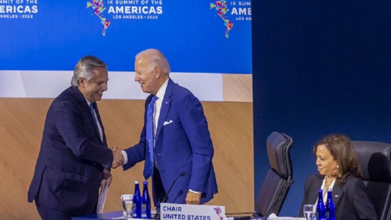 Más allá de las idas y vueltas por la dilación del encuentro, en el Gobierno no muestran apuro para realizar la reunión, mientras se espera la confirmación por parte de los Estados Unidos. 