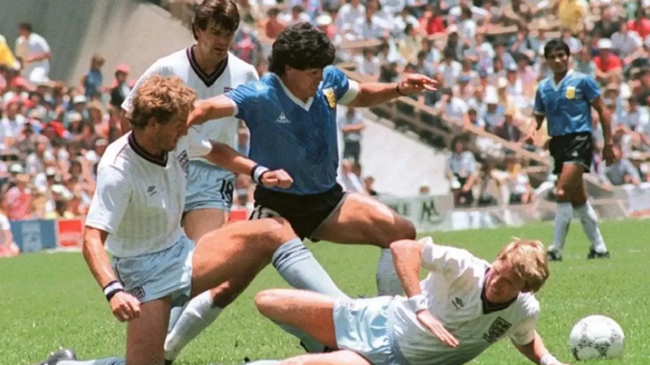 Dos años sin Maradona: quién fue el futbolista al que le escribió "vos fuiste mejor que yo"