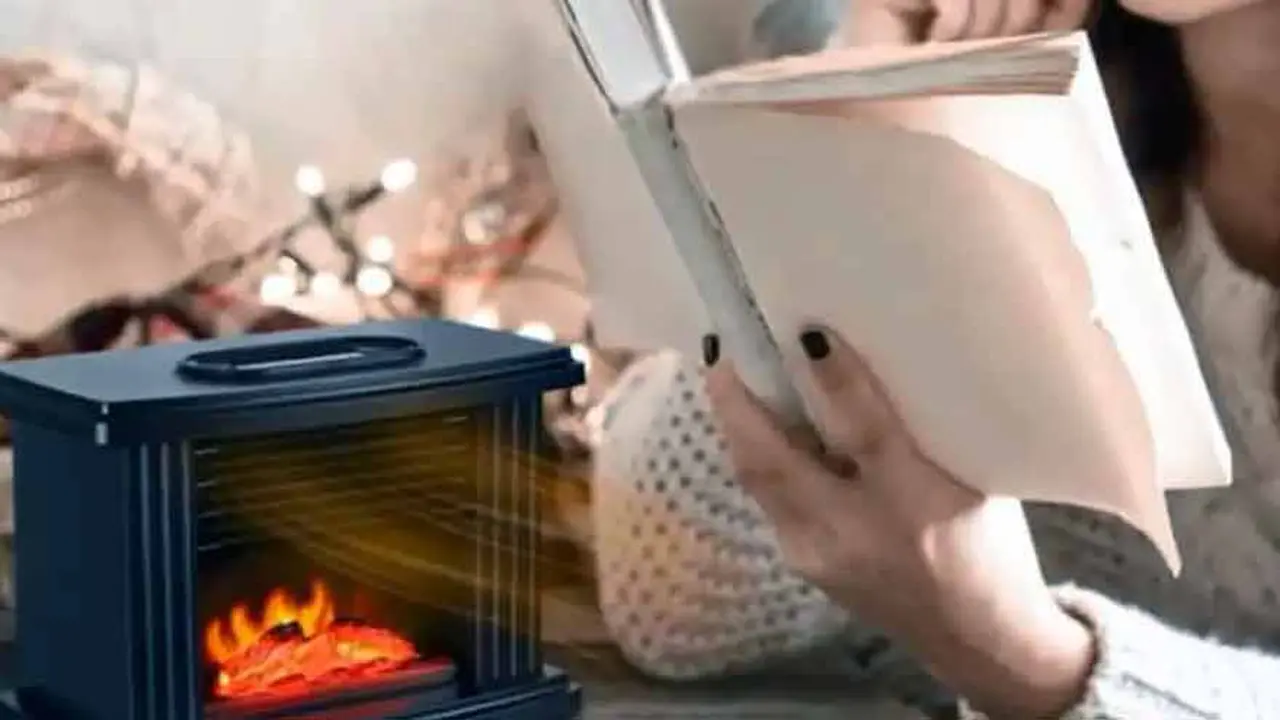 Hay estufas eléctricas que simulan ser un hogar a leños.