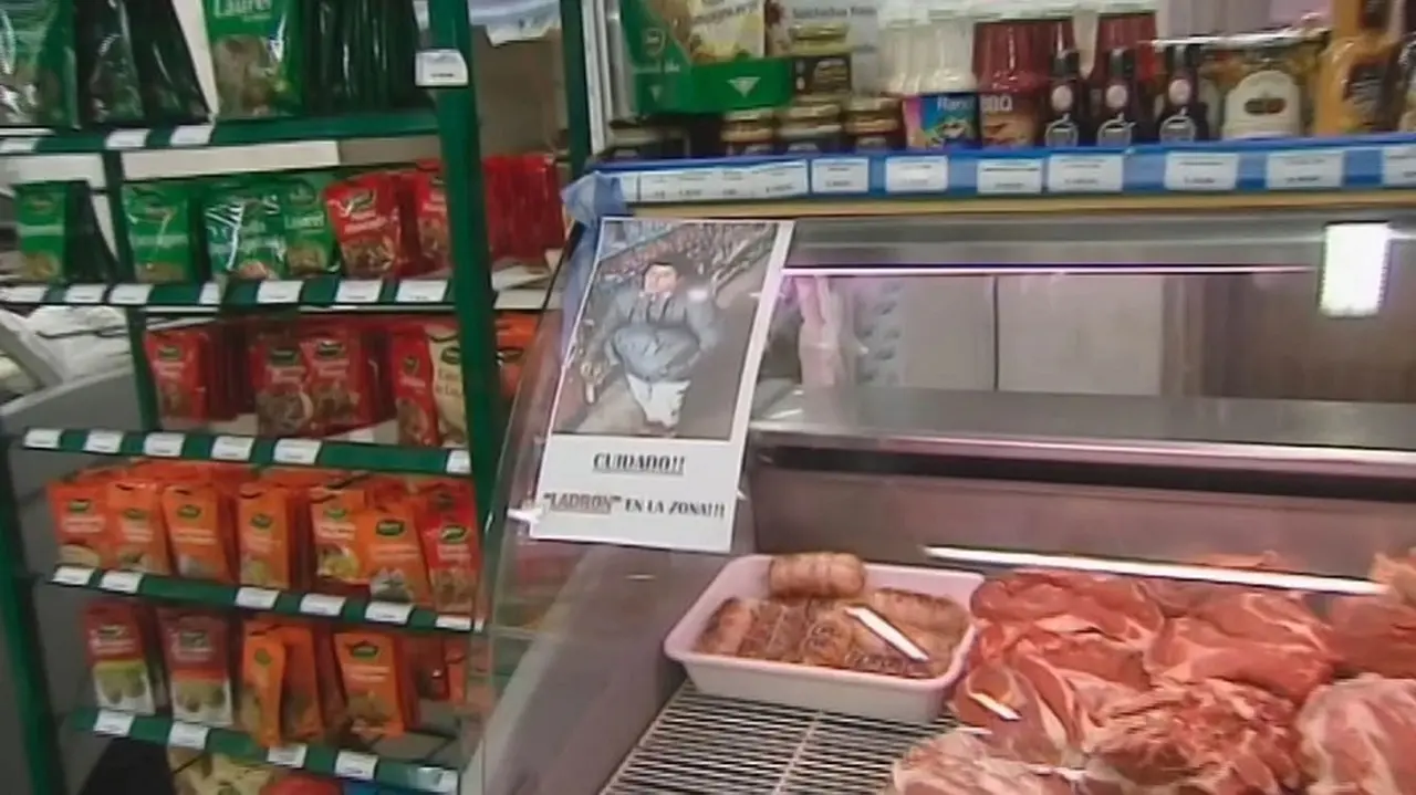 Insólito robo a una carnicería: a punta de pistola, un delincuente se llevó 2 kilos de chorizo y 5 de asado