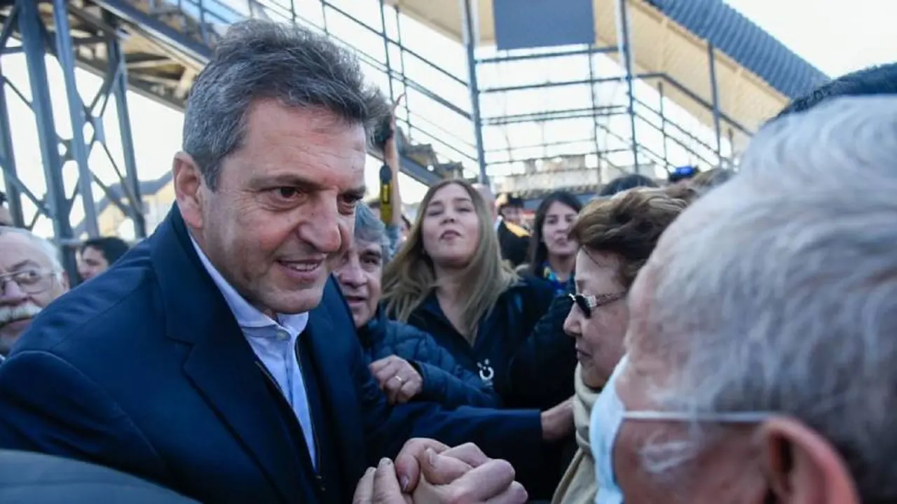 ¿Sergio Massa le hará frente a la crisis económica como superministro?: esto dicen las encuestas