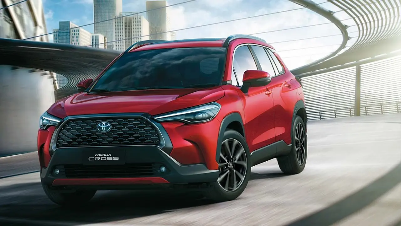 El Toyota Corolla Cross es el SUV mediano más barato.