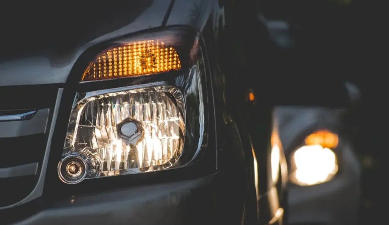 Las ópticas de los autos modernos son más caros por la tecnología.