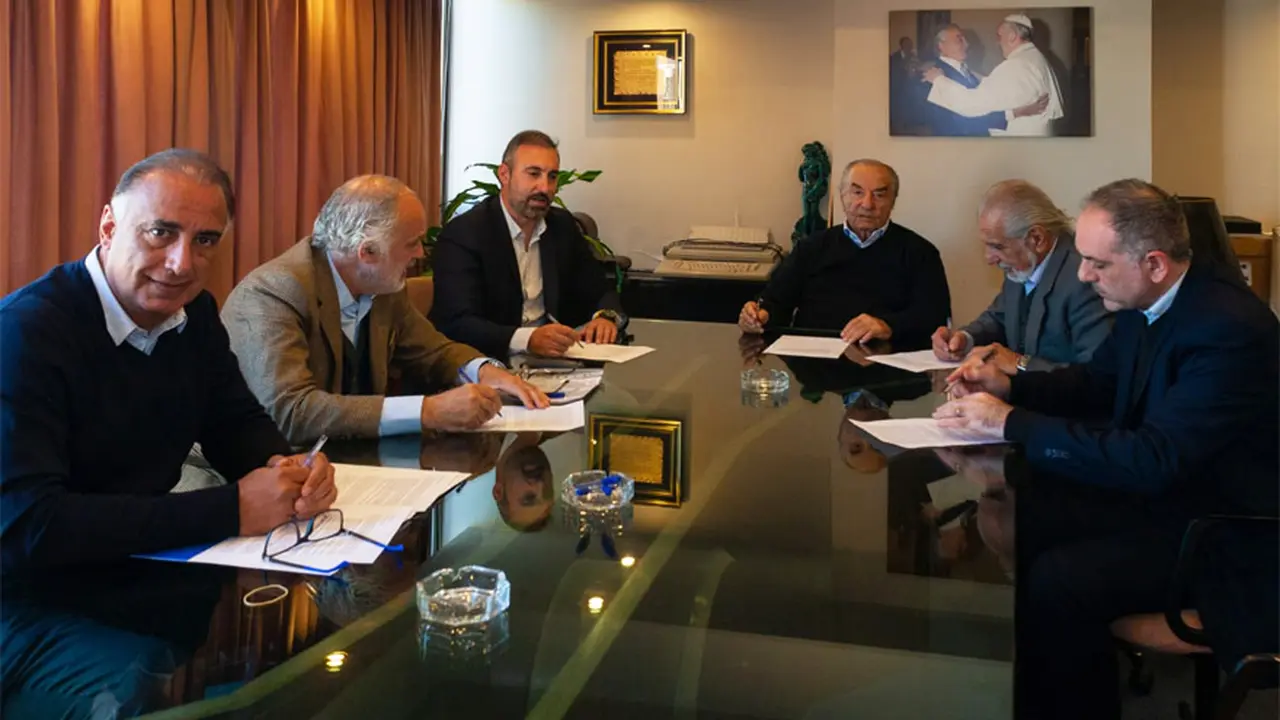 Autoridades de Faecys y de las entidades empresarias firmaron el nuevo acuerdo.