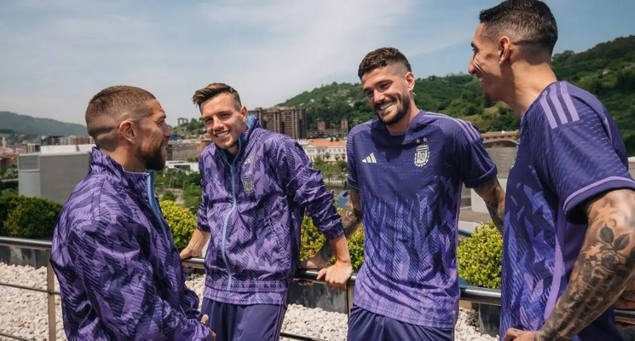 Por primera vez en un Mundial, la camiseta alternativa de la Selección será de color violeta