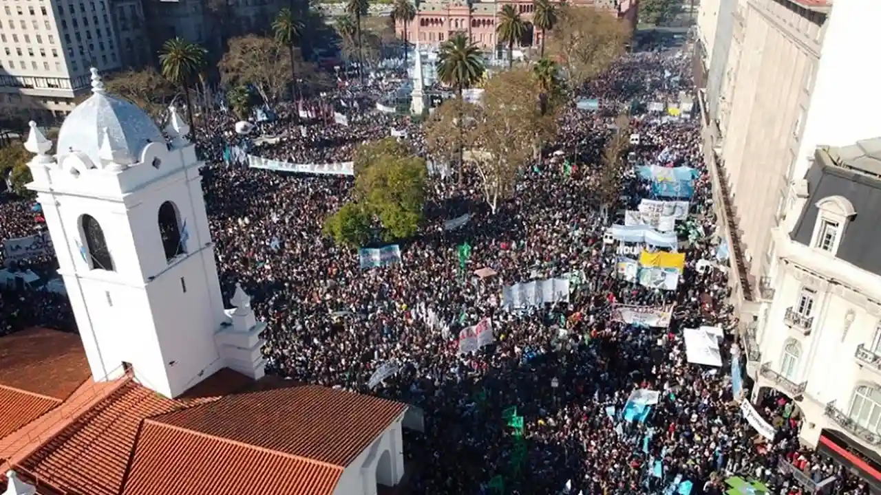 Acto masivo en Plaza de Mayo: "No hay manera de minimizar un intento de magnicidio"