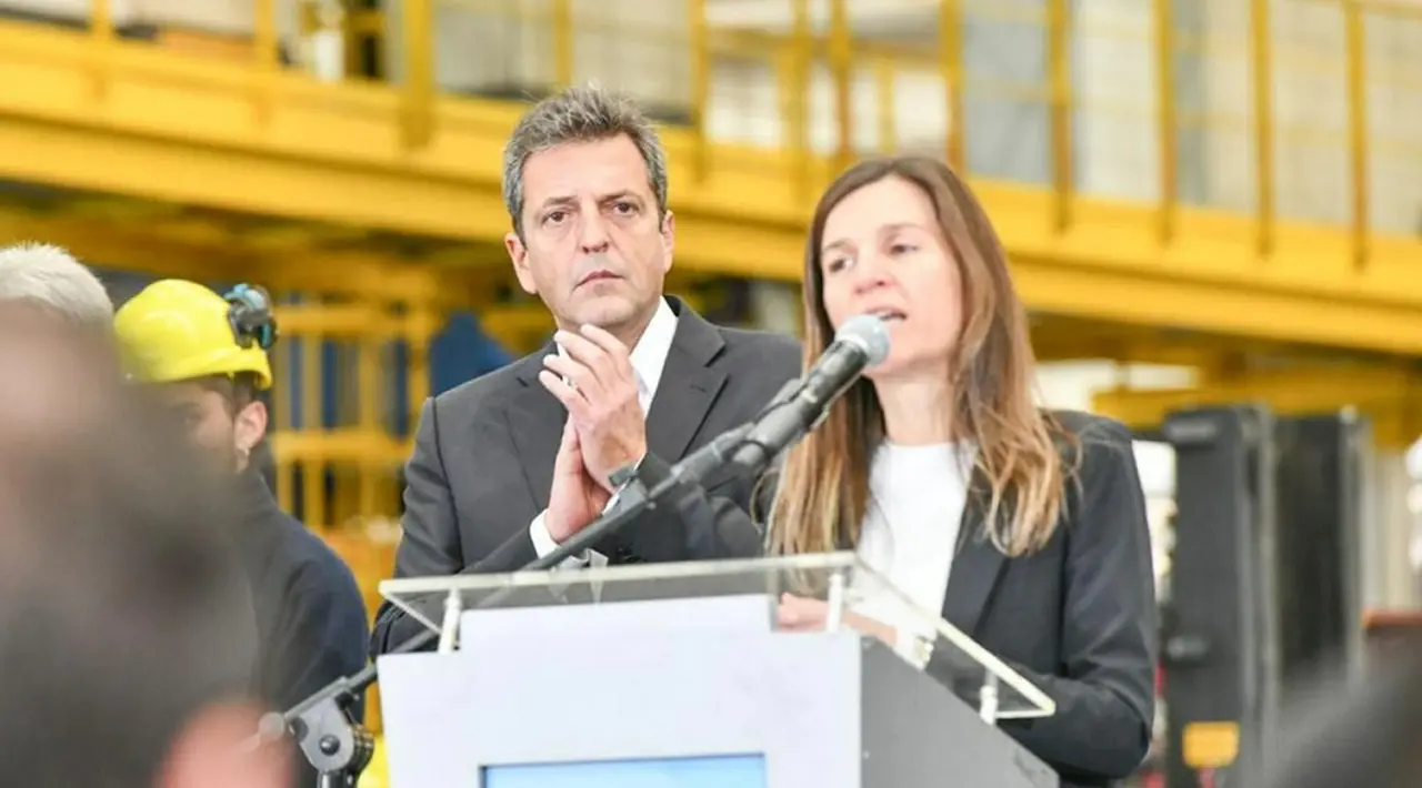 Massa y Raverta anunciaron un aumento de jubilaciones y asignaciones desde septiembre.