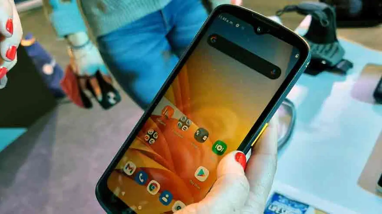La mayoría de los tomadores de decisiones coinciden en que las tiendas que emplean dispositivos móviles ayudan a atraer y retener al personal. 