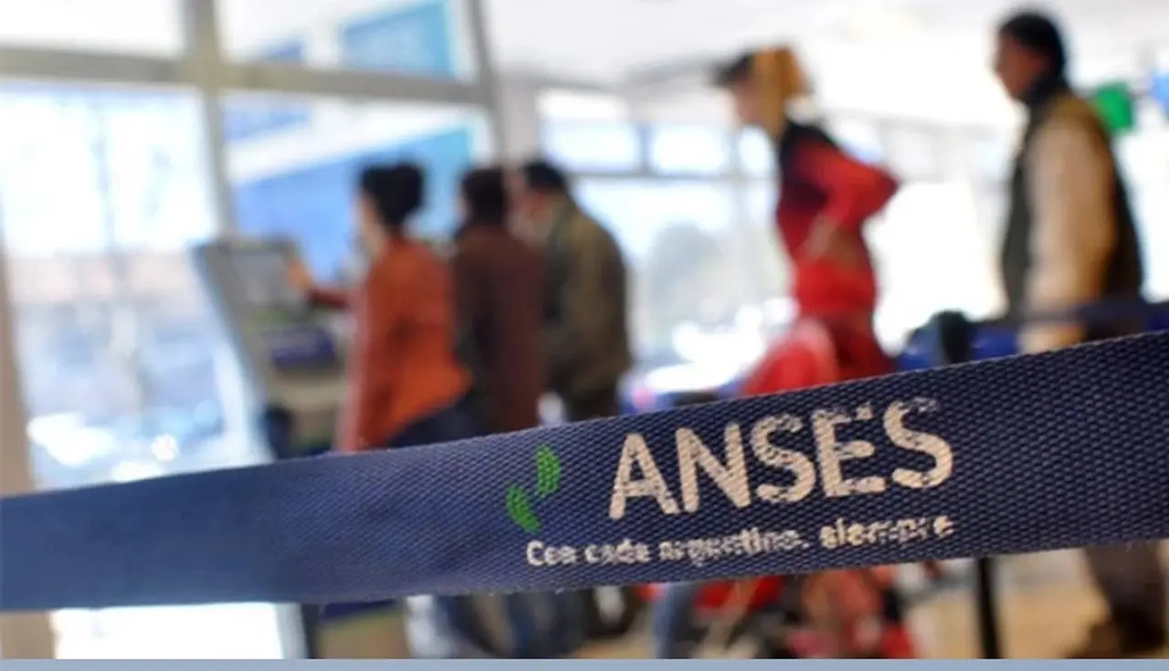 Por viajes al exterior, de dieron de baja algunos planes sociales.