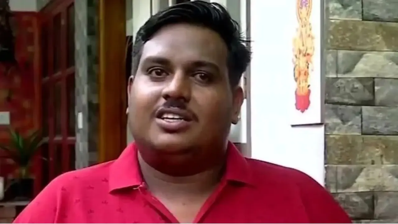 noop, un chofer de Kerala, en India, está tan abrumado con las solicitudes de ayuda financiera que lamenta haber ganado el premio mayor de la lotería