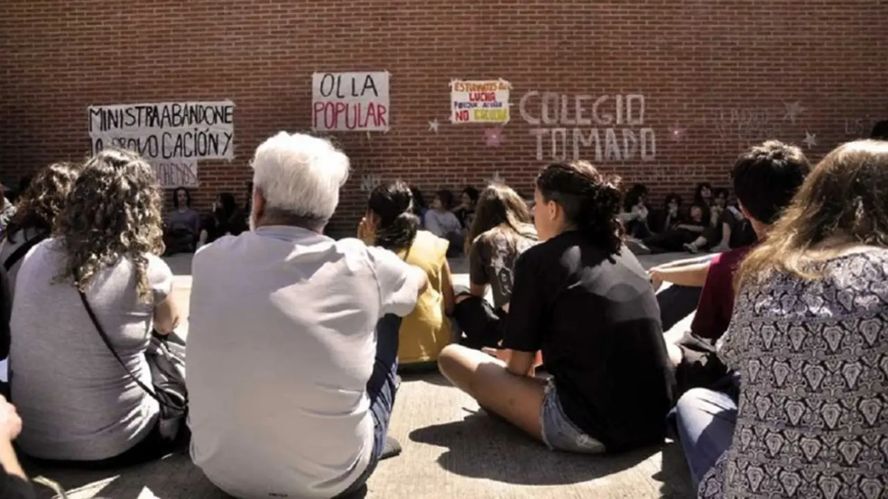Colegios tomados: el Gobierno de la Ciudad busca que los padres enfrenten pagos millonarios.