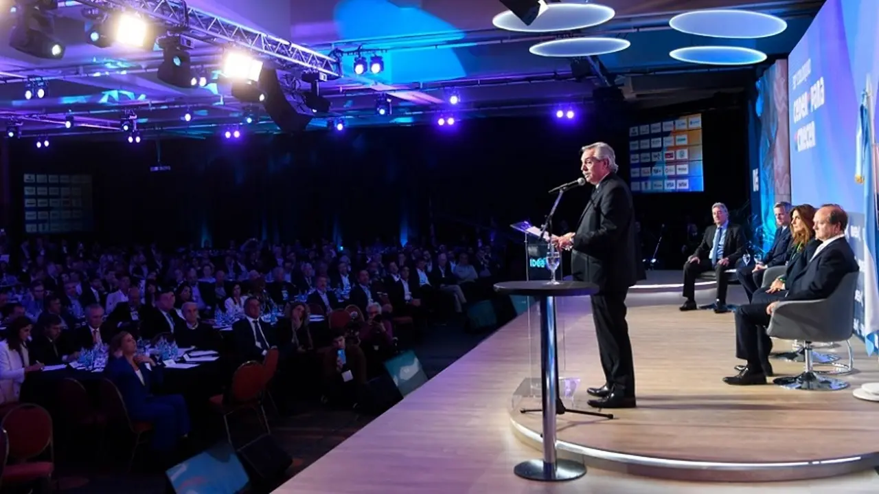 El Presidente cerró el Coloquio IDEA este viernes ante empresarios.