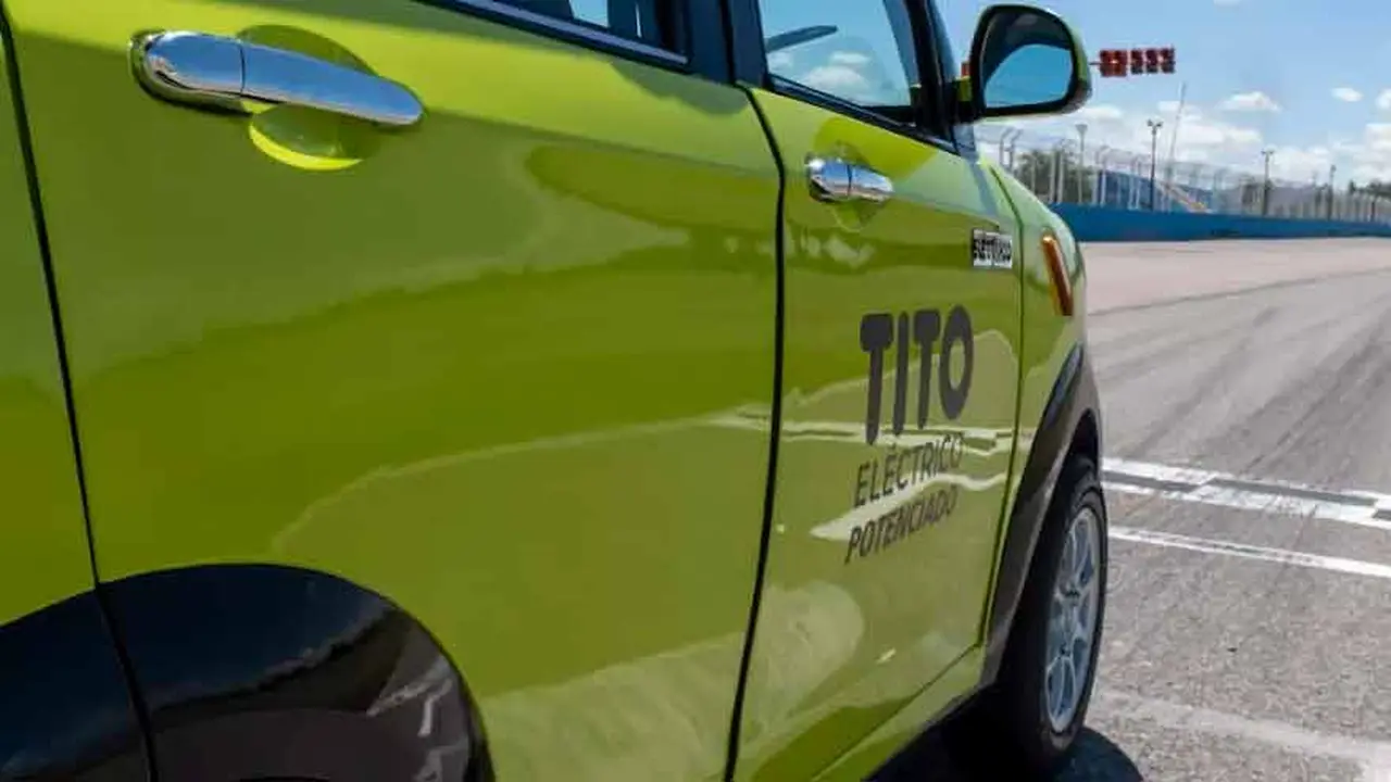 Lanzan el Tito "deportivo": cuánto vale y a qué velocidad llega la versión picante del auto eléctrico argentino