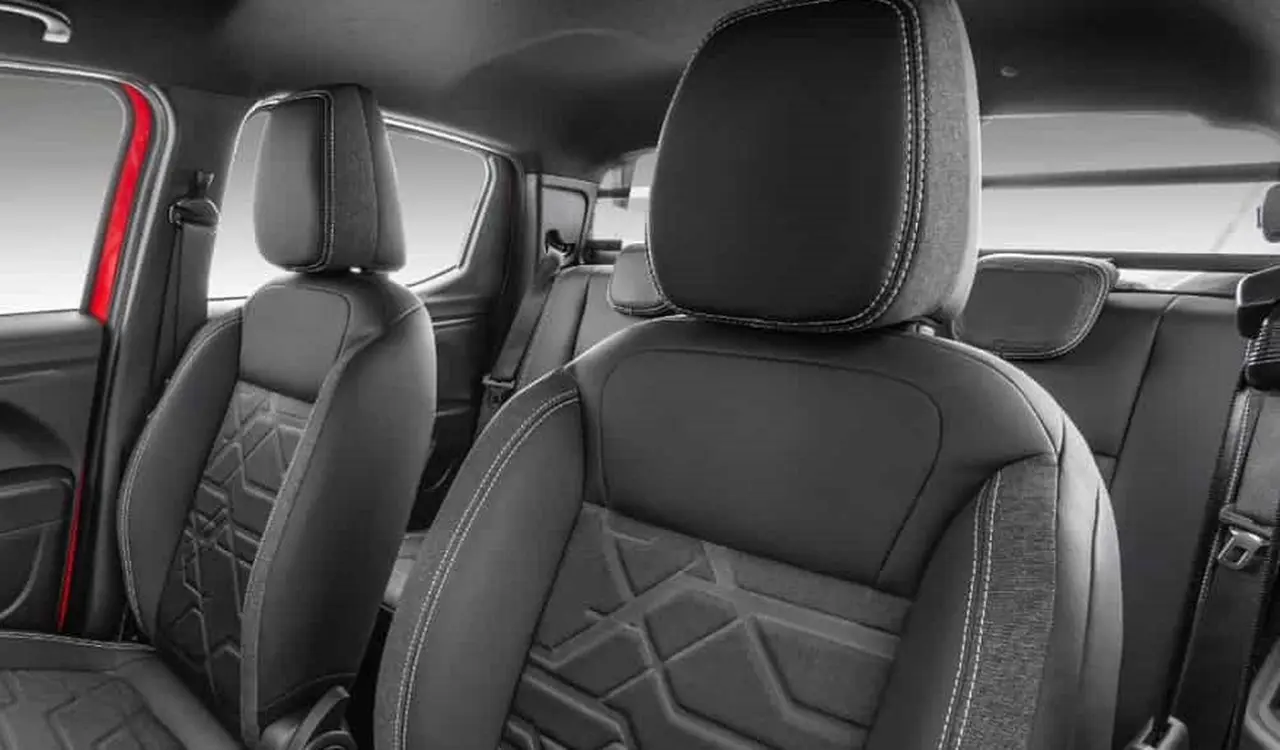 La camioneta Strada cambió el interior y sumó calidad.