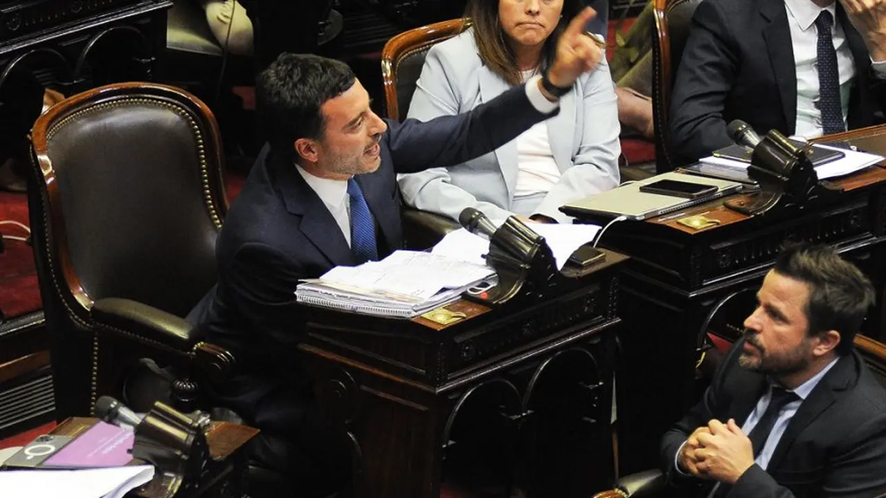 Rodrigo de Loredo lloró al lamentarse por el fracaso de la Ley ómnibus: "Había una gran oportunidad para Argentina"