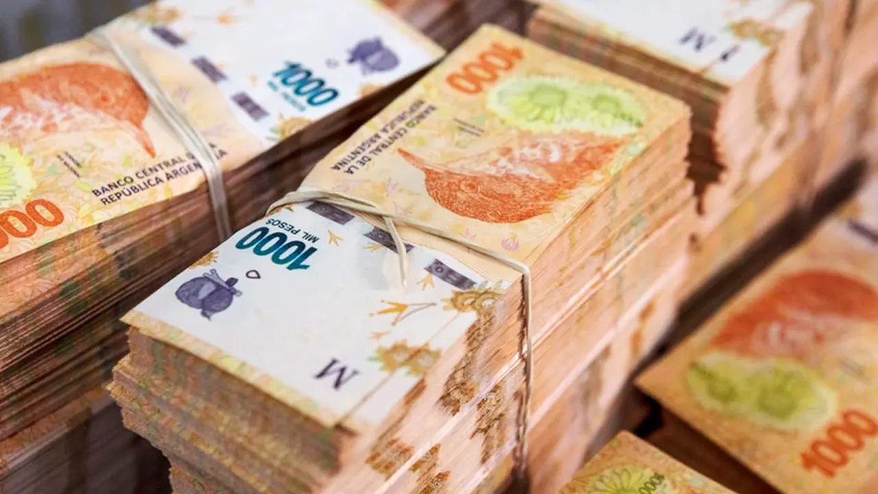Si la tasa activa es muy alta, al igual que la pasiva, se produce un excedente de depósitos