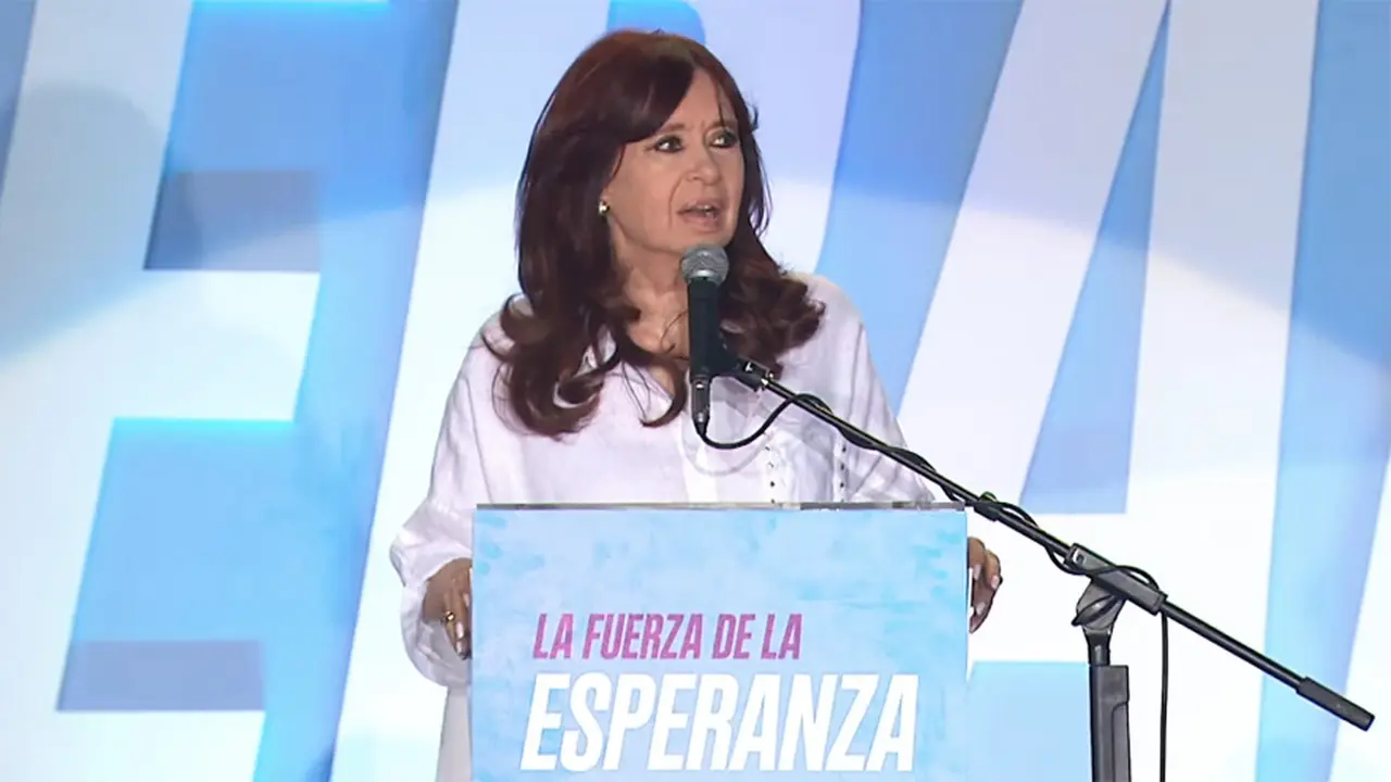 Cristina Kirchner pidió construir un "consenso económico" para afrontar los "graves problemas" del país