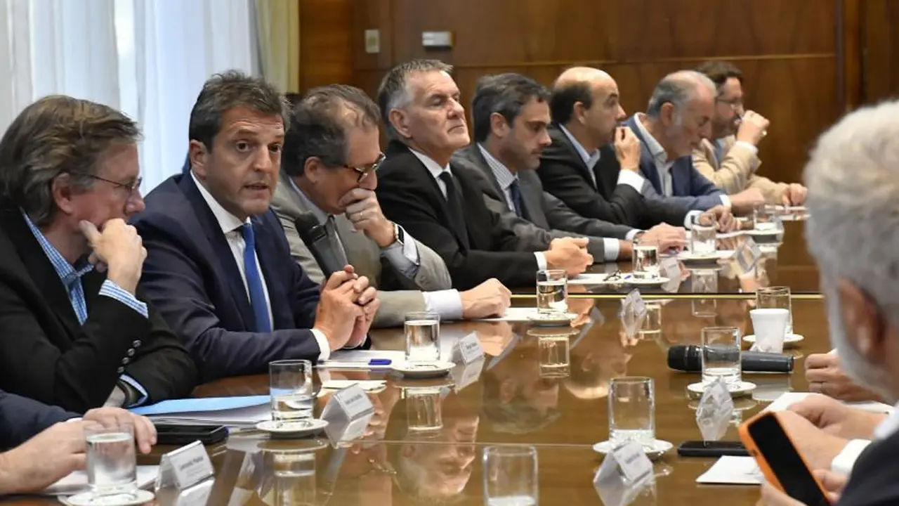 Los ejecutivos tienen una lista de reclamos cuando el ministro los convoca, como sucedió hace unos días durante una cena en la casa de Eduardo Eurnekian