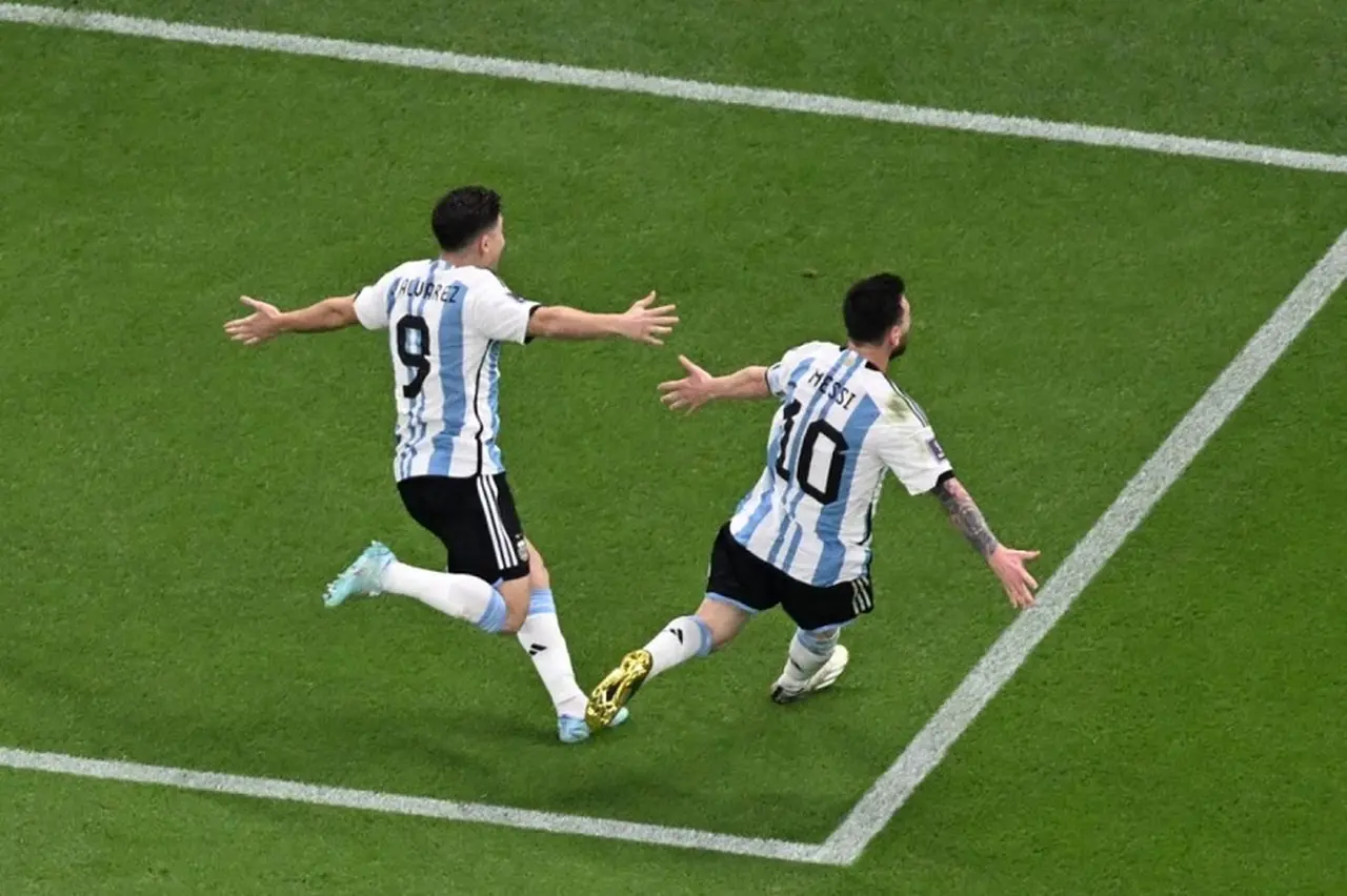 La insólita emisora en español futbolera de Qatar: cómo es la comunicación en el país árabe