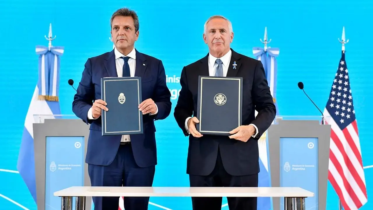 El proyecto de blanqueo llega junto con el acuerdo de intercambio de información, que Massa acordó con Estados Unidos.