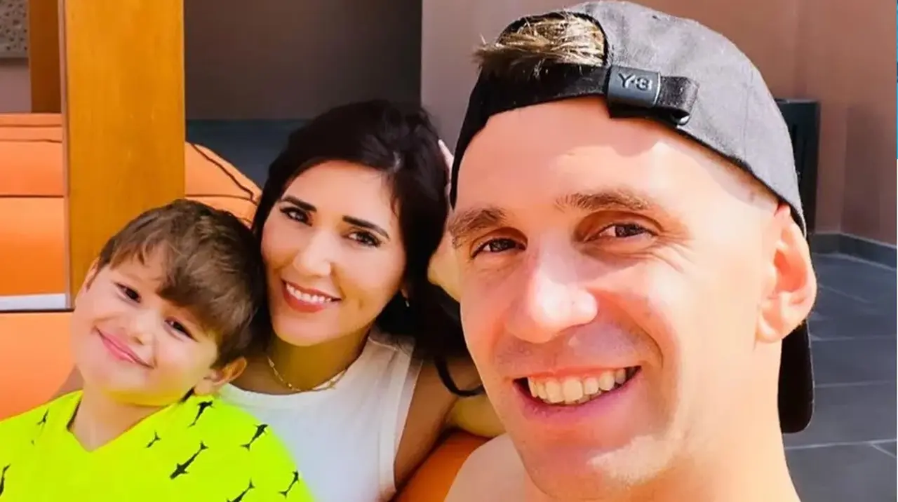 El Dibu junto a su familia.