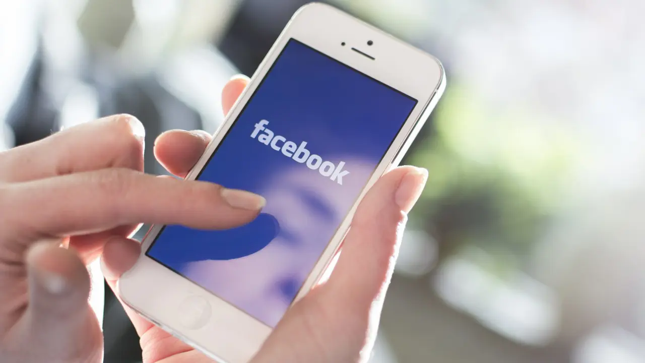 Multa récord de 1.300 millones de dólares para Facebook