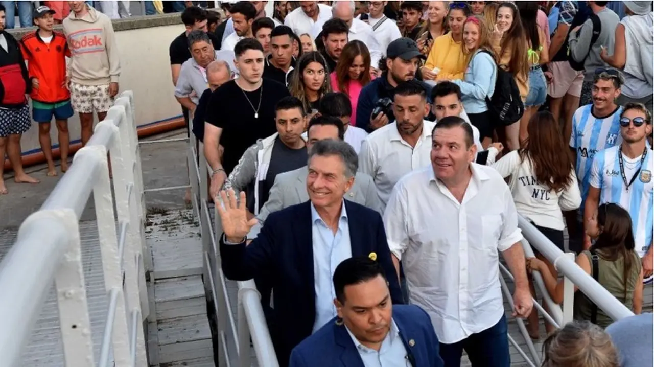 Macri estuvo acompañado por el anfitrión, el intendente de General Pueyrredón, Guillermo Montenegro,