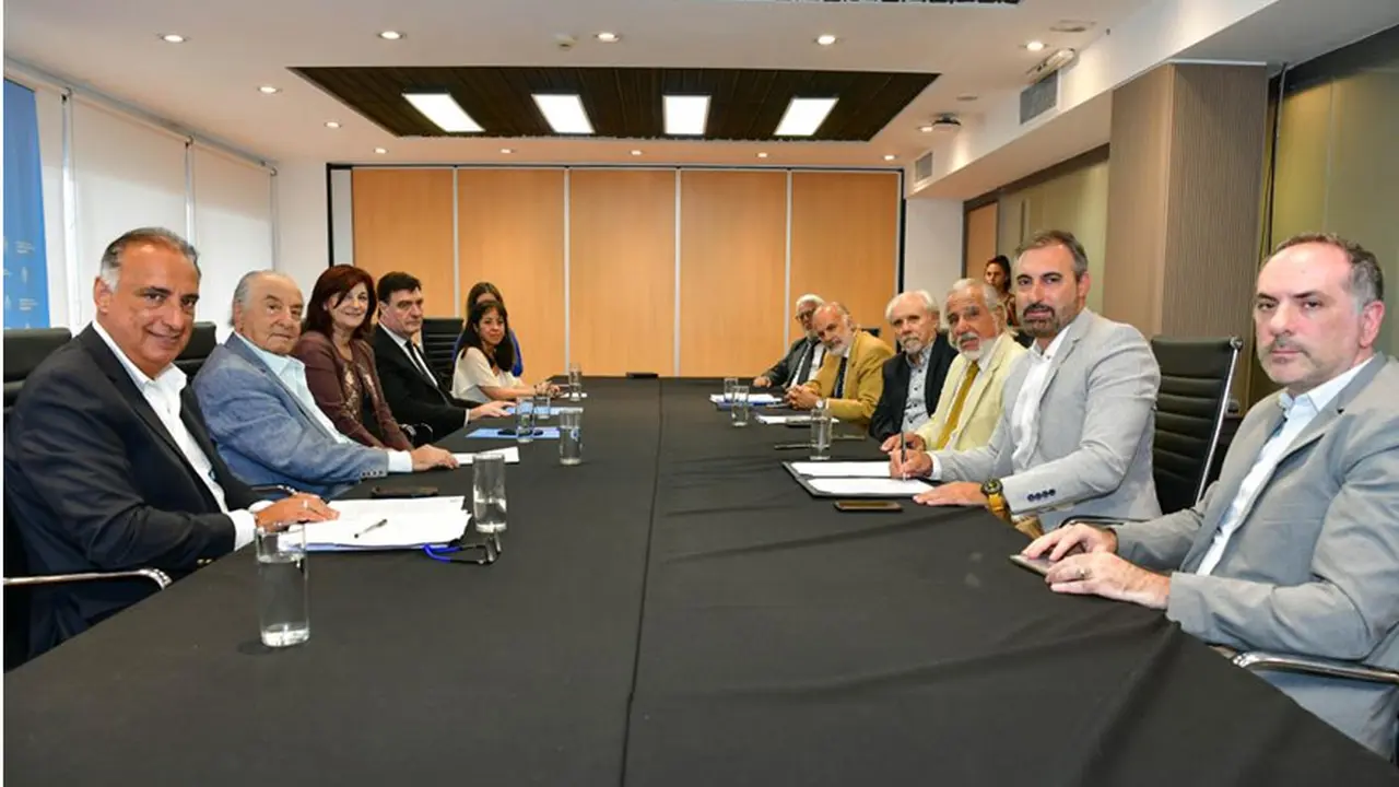Empleados de comercio acordaron un aumento de sueldo del 101% con el Ministerio de Trabajo y cámaras empresarias.