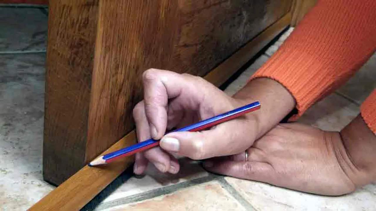 La instalación de burletes combate las fugas de aire.