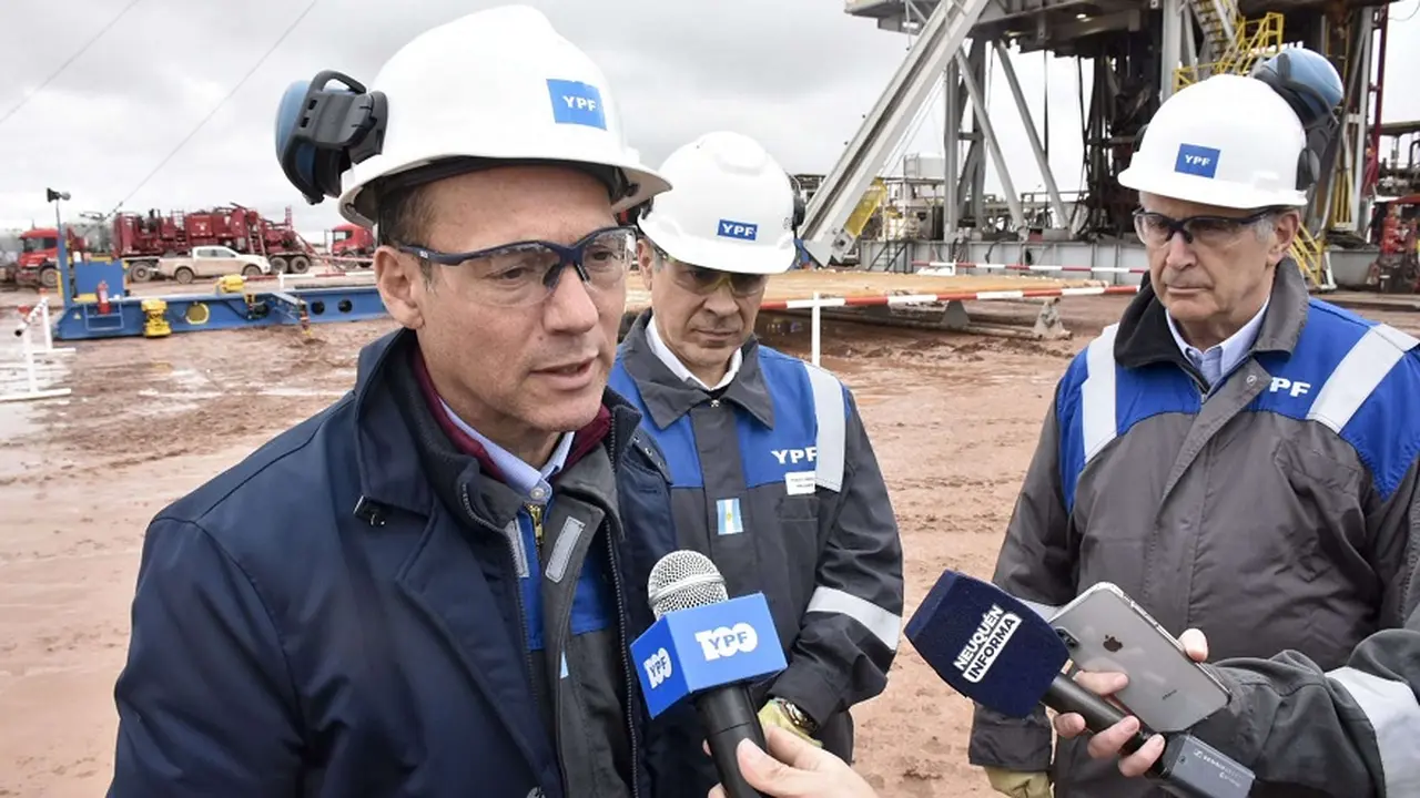 El gobernador de Neuquén, Omar Gutiérrez, 