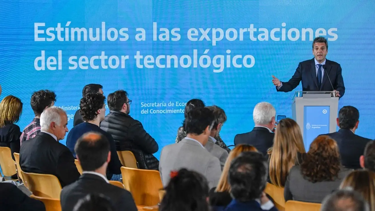 El ministro de Economía, Sergio Massa, implementa medidas para la Economía del Conocimiento