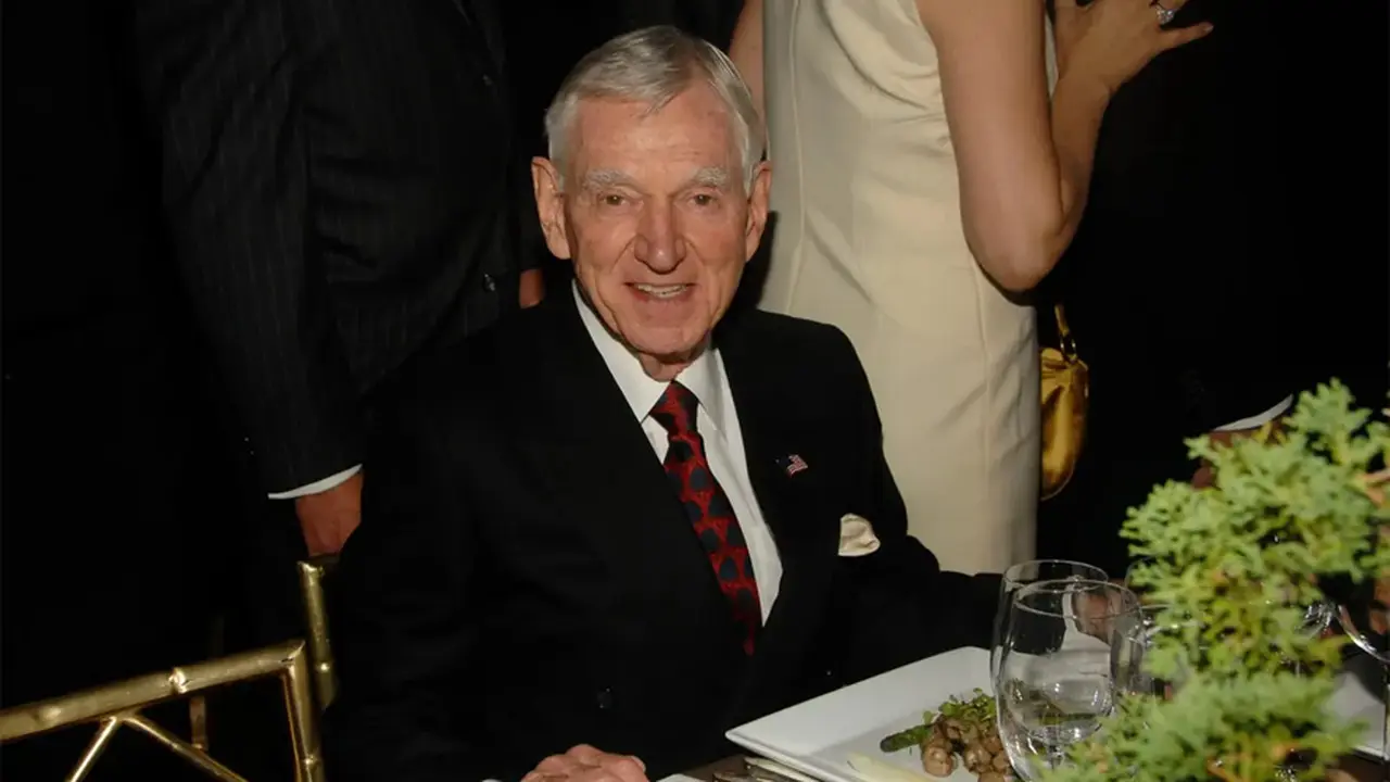 David Murdock, de 99 años, planea llegar a la edad de 125.
