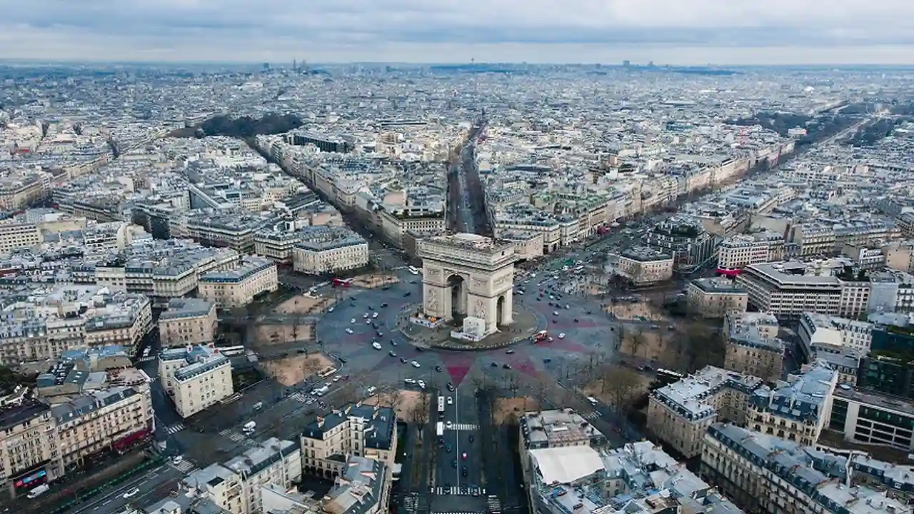 París es una de las ciudades más elegidas por los turistas argentinos que viajan a Europa