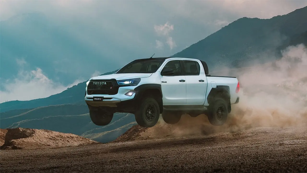 Toyota Hilux GR-Sport, la más extrema.
