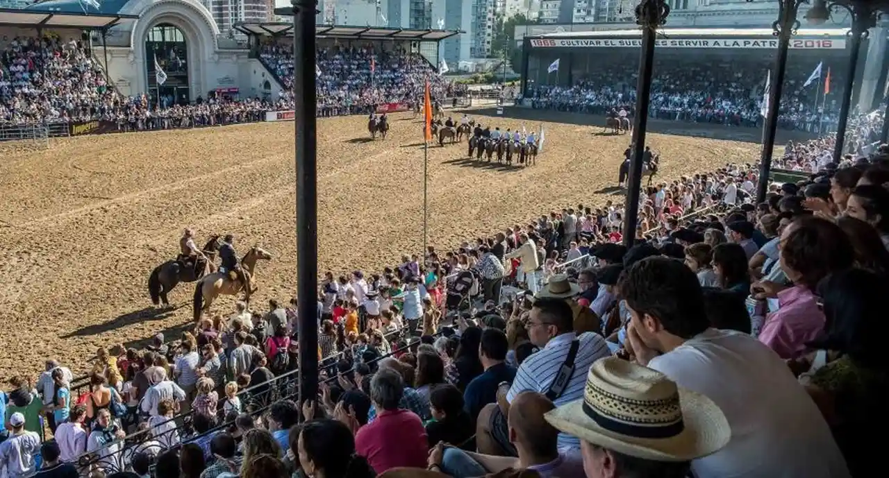 Choripán, vuelta en pony y un partido de pato: el plan familiar para esta semana en La Rural