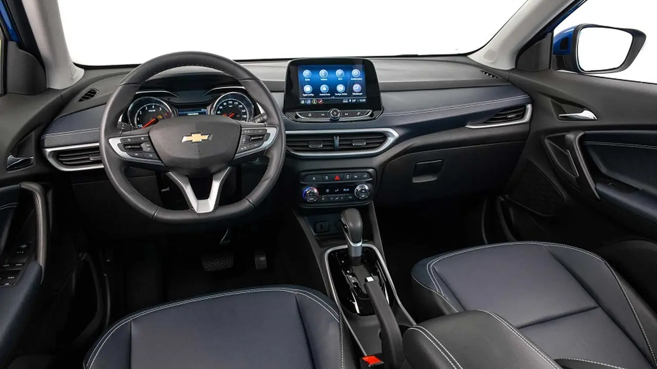 La Tracker ofrece de serie 6 airbags.