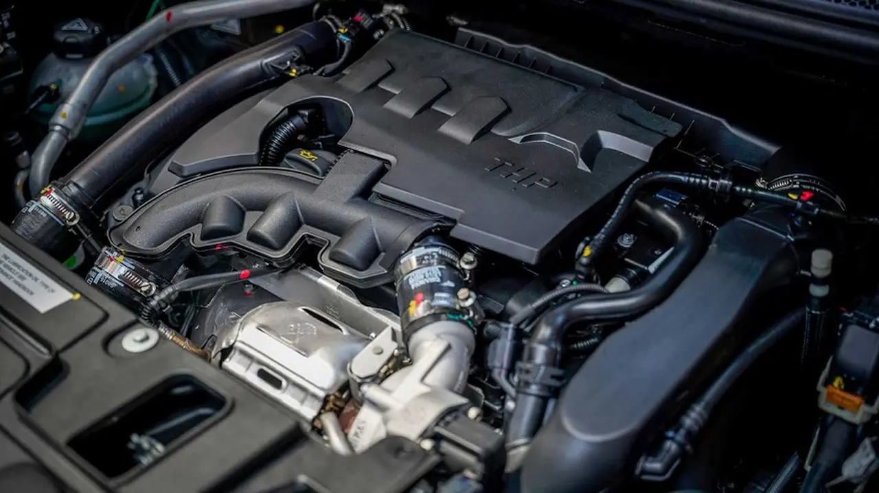 El Peugeot 3008 y el Citroën C5 usan el mismo motor.