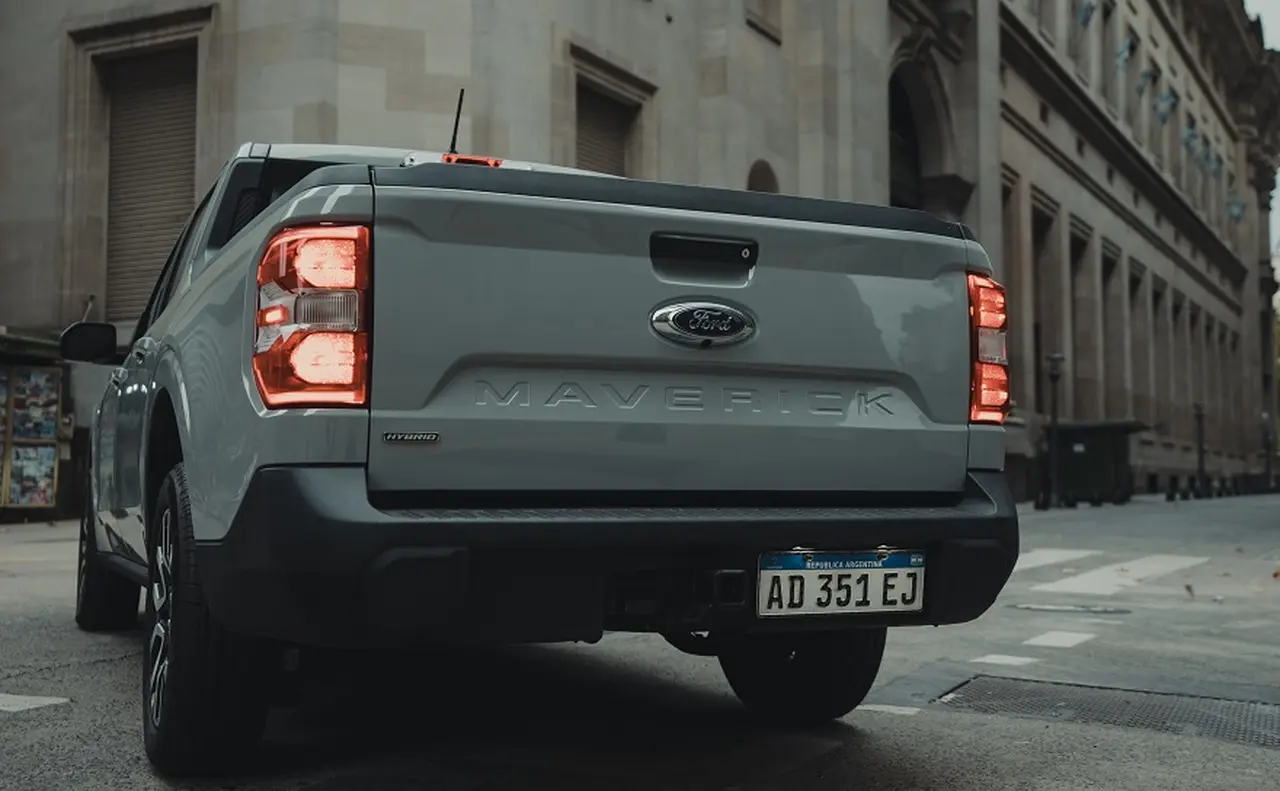 La Maverick tiene una caja de carga con más espacio que las rivales.