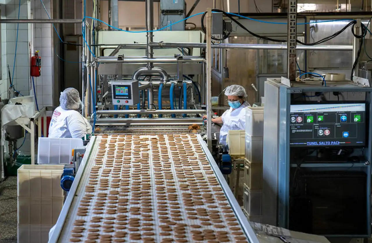 Fabrican más de 1 millón de alfajores y quieren convertirse en una empresa alimenticia  con nuevos productos