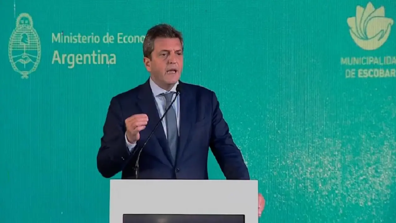 Vencen casi 4.000 millones de dólares y Massa aún no logró destrabar el nuevo acuerdo con el FMI