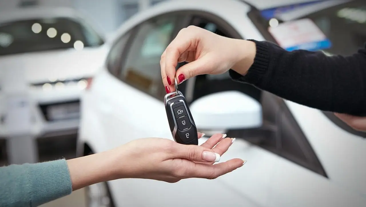 ¿Dónde puedo ver el historial de un vehículo gratis?