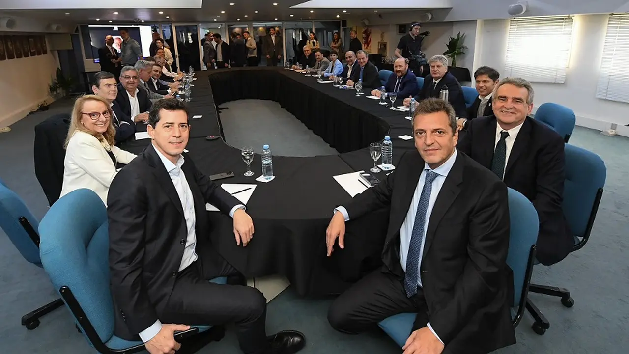 Massa, Rossi y Wado de Pedro compartieron una reunión con los gobernadores del PJ